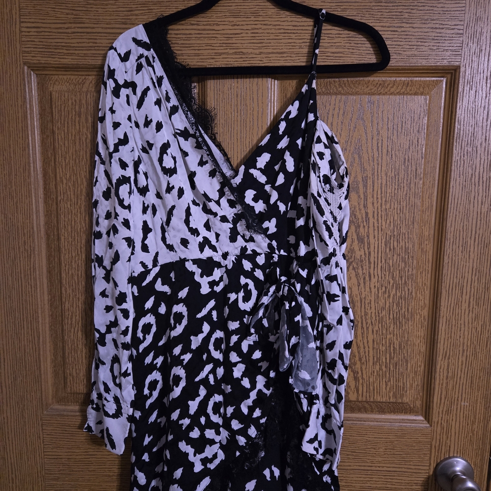 Self-Portrait Black and White One Shoulder Dress